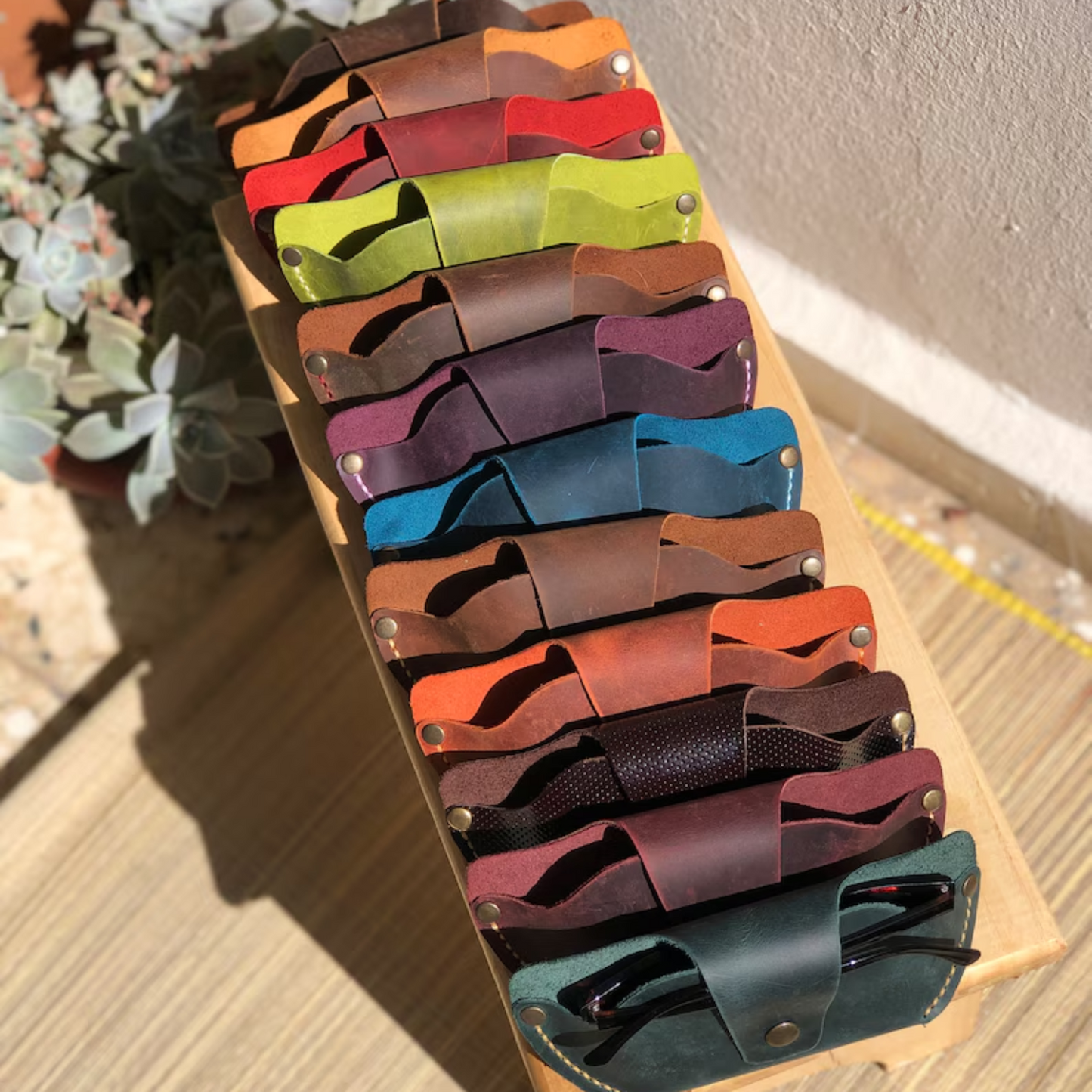 Snake Scale Pattern Glasses Holder