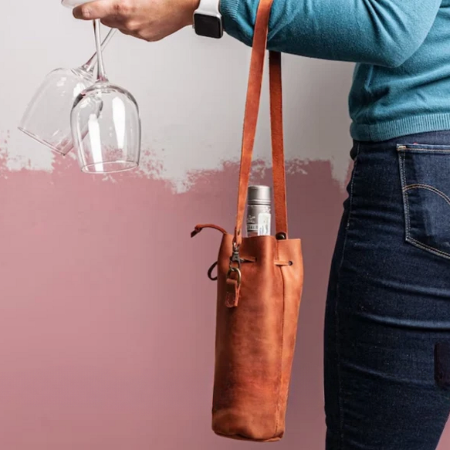 Leather wine bottle holder