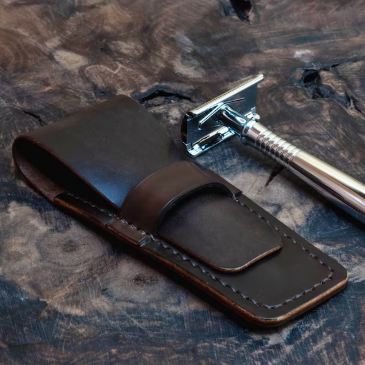 Razor case made of leather