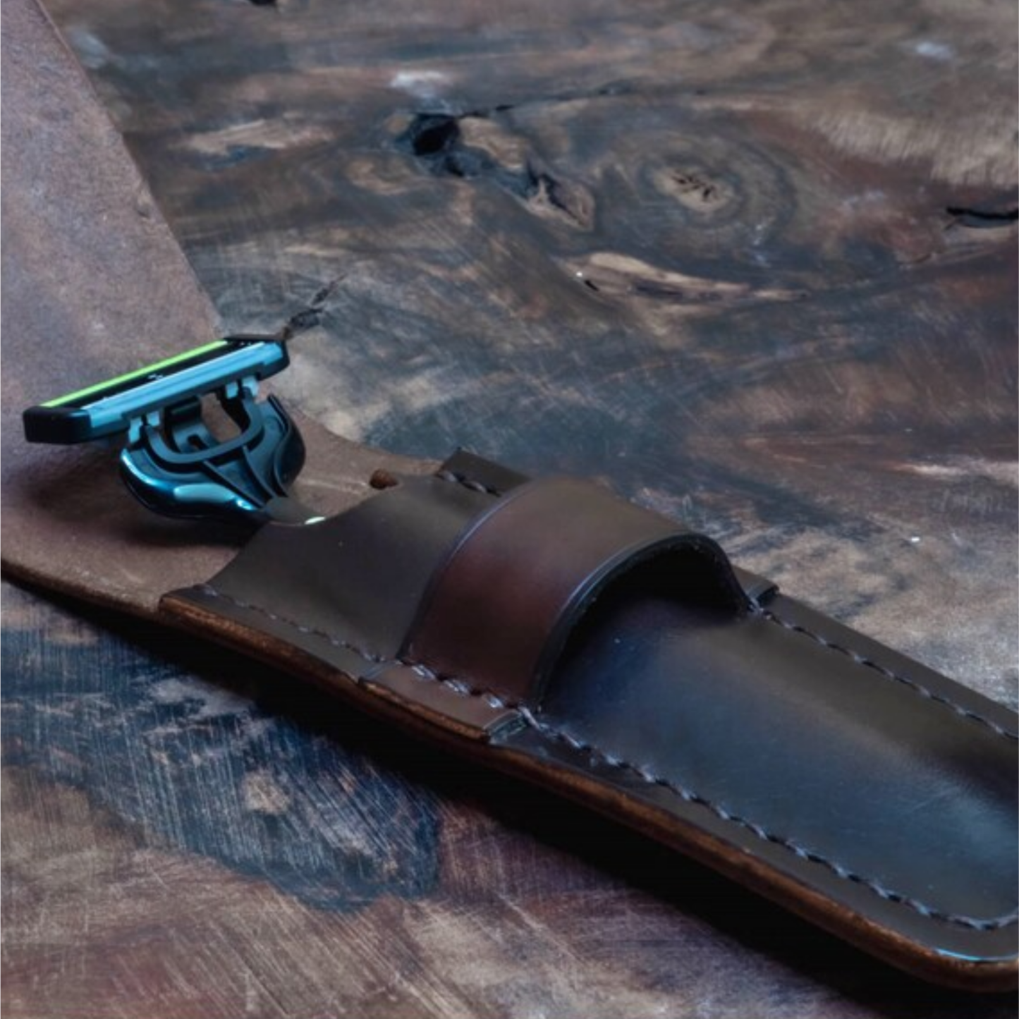 Razor case made of leather