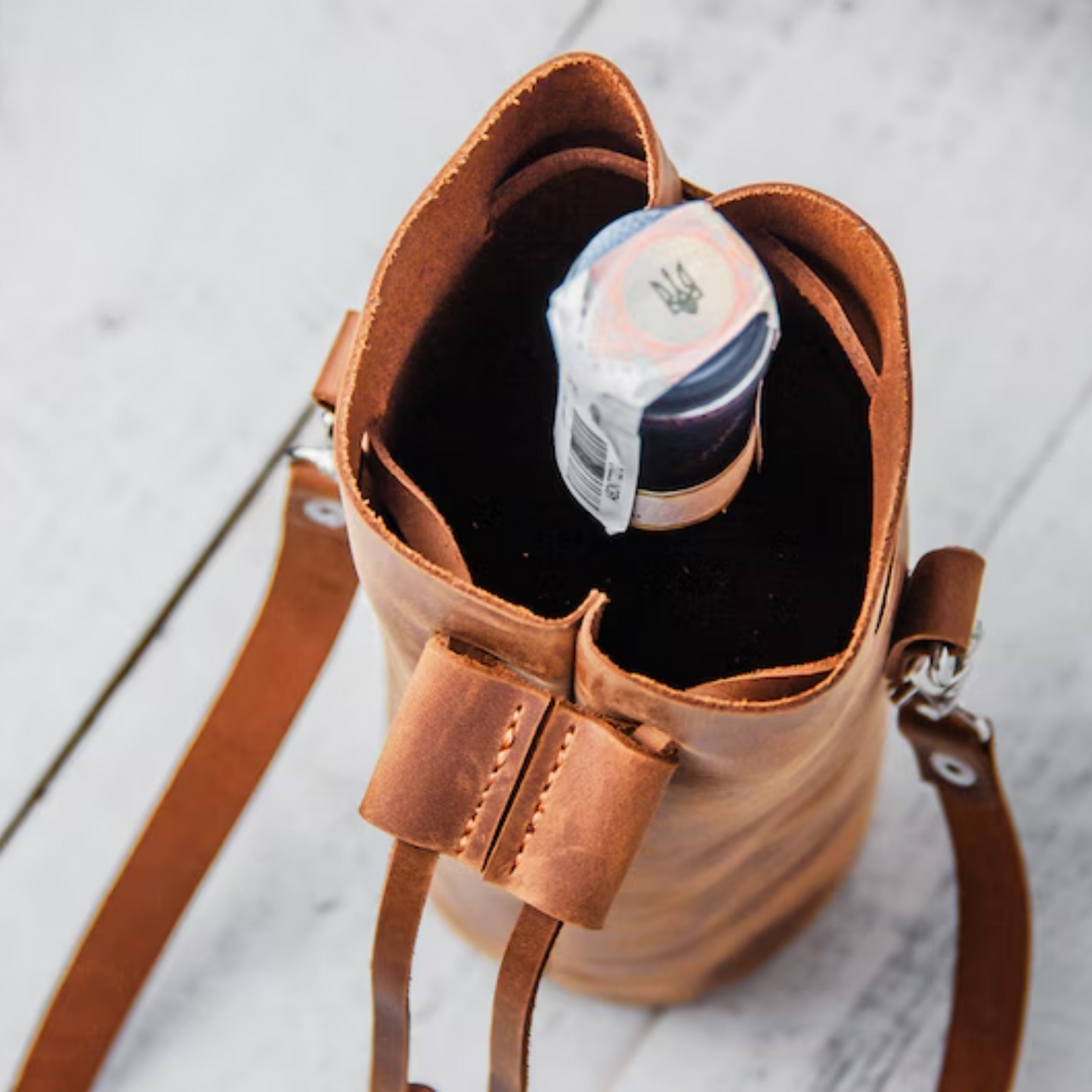 Leather wine bottle holder