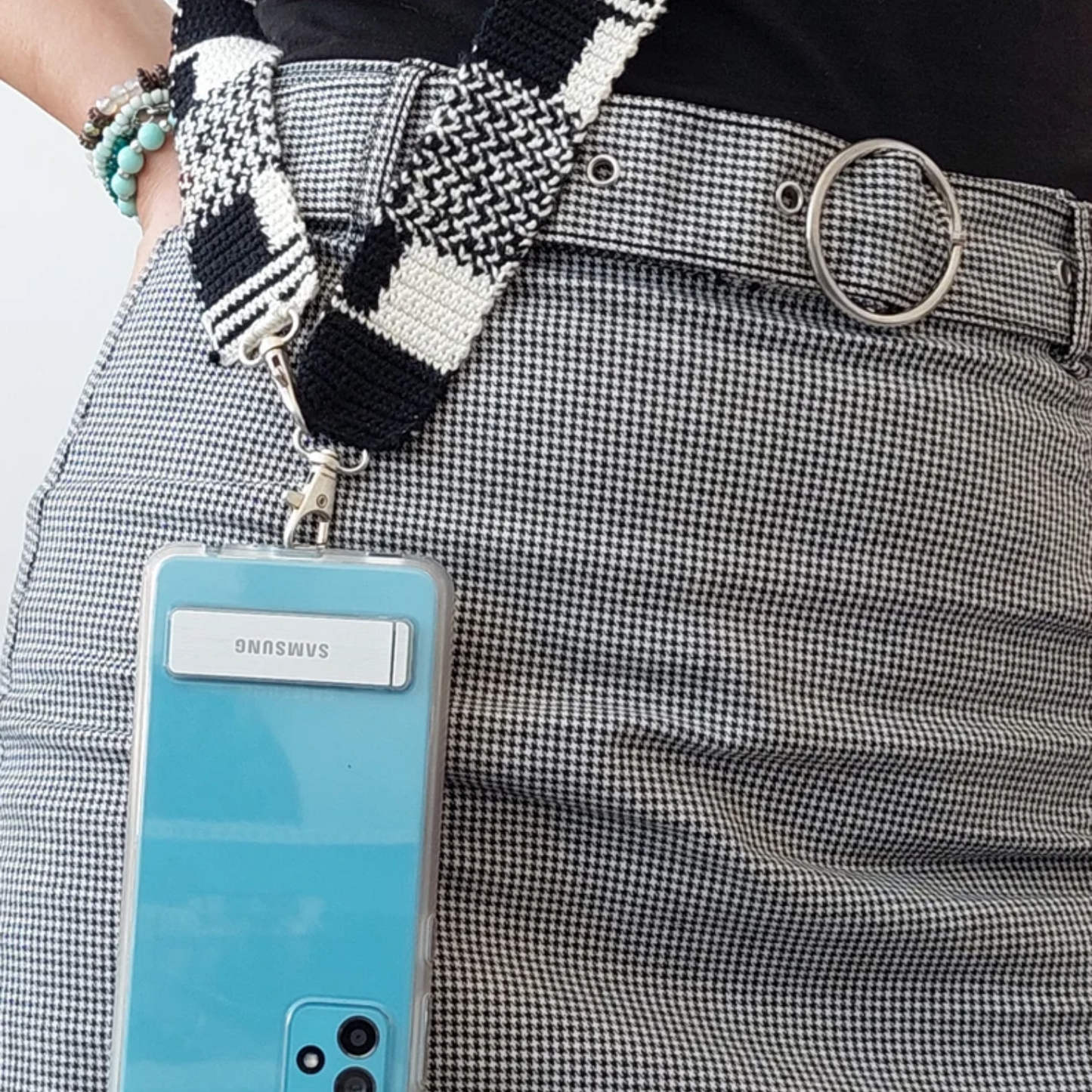Crossbody phone strap