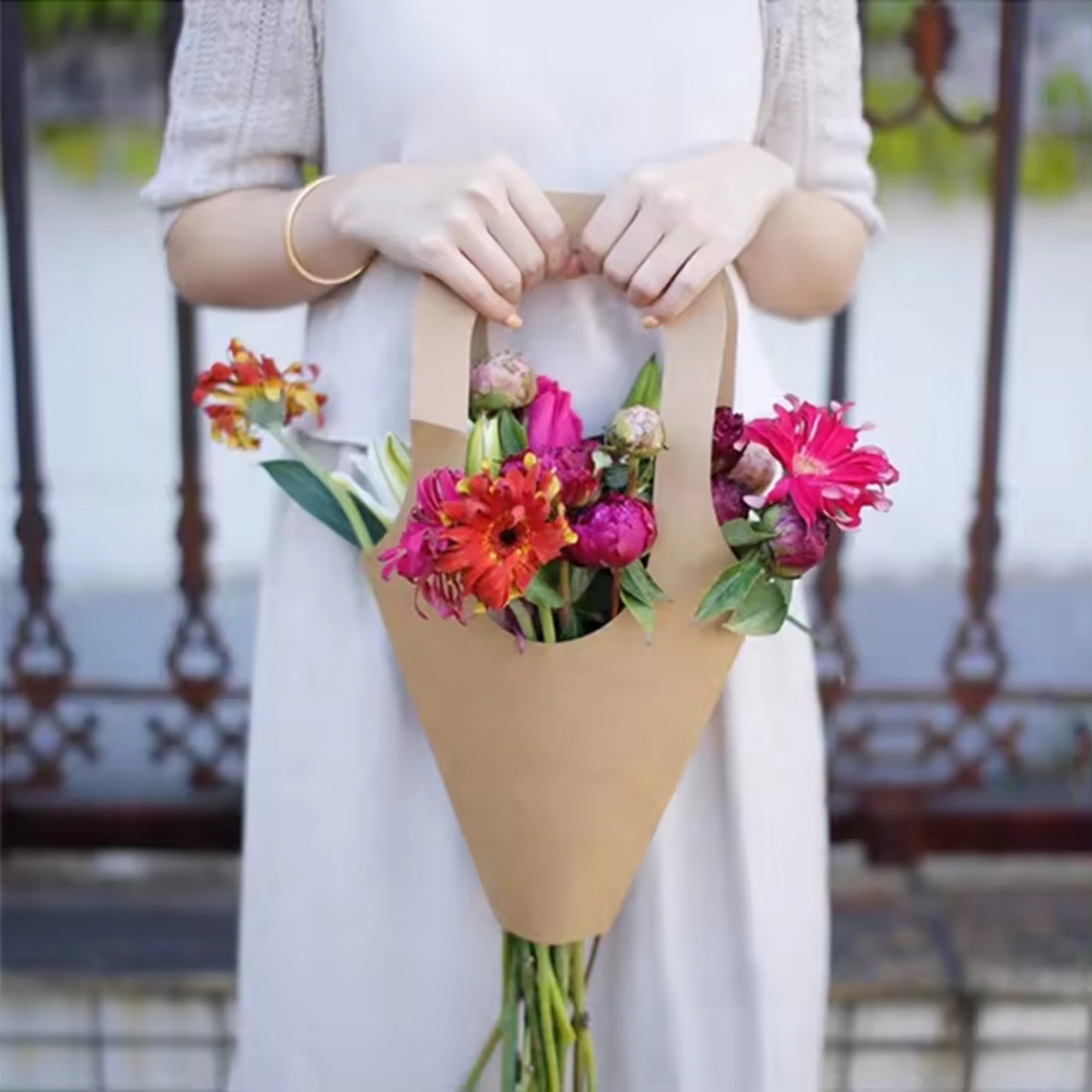 Flowers And Plants Bouquet Tote
