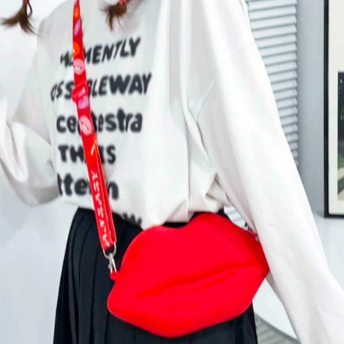 Lip Design Crossbody Bag