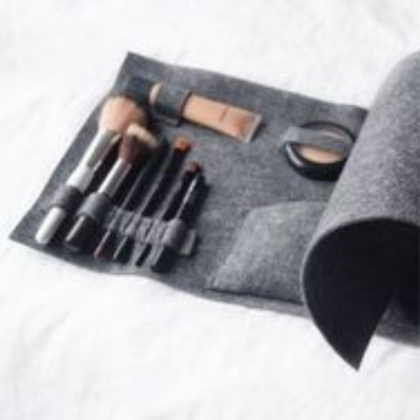 Travel Makeup Organizer.