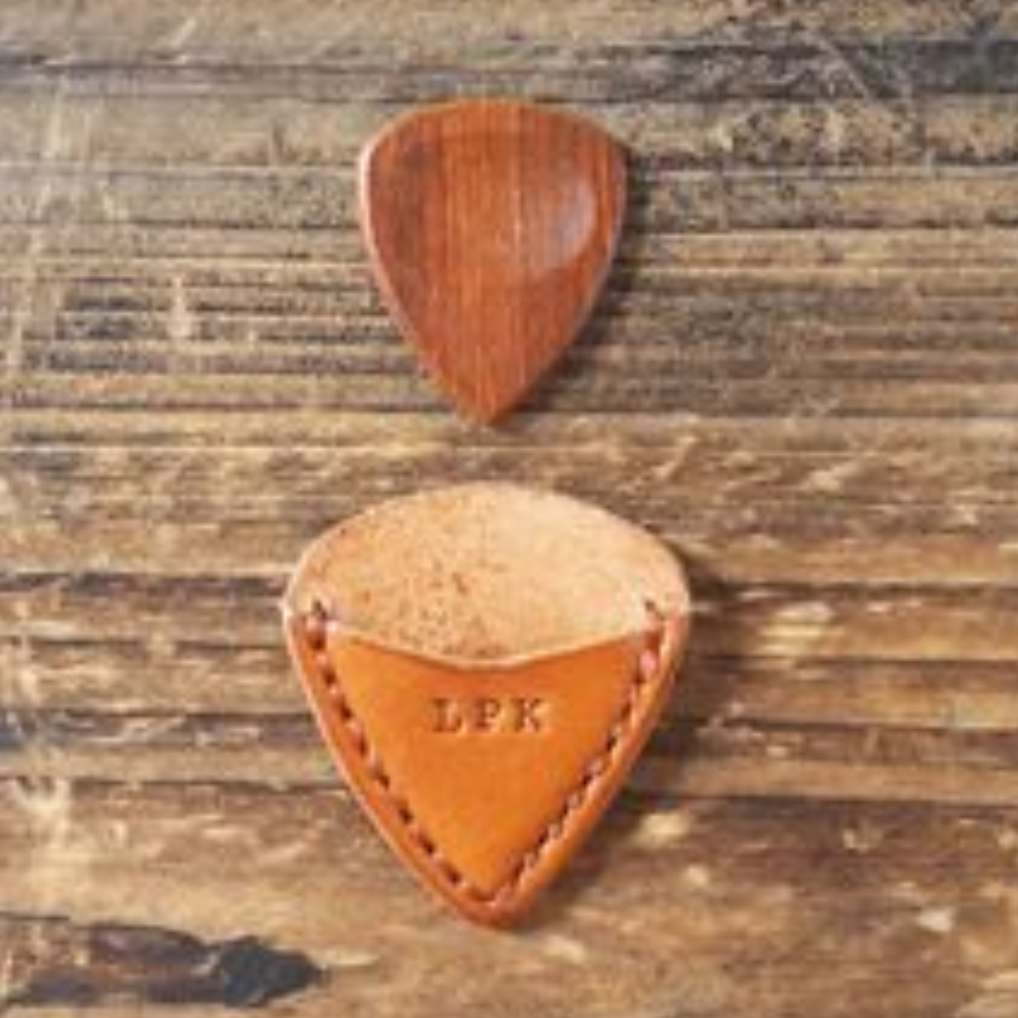 Teardrop Guitar Pick Holder