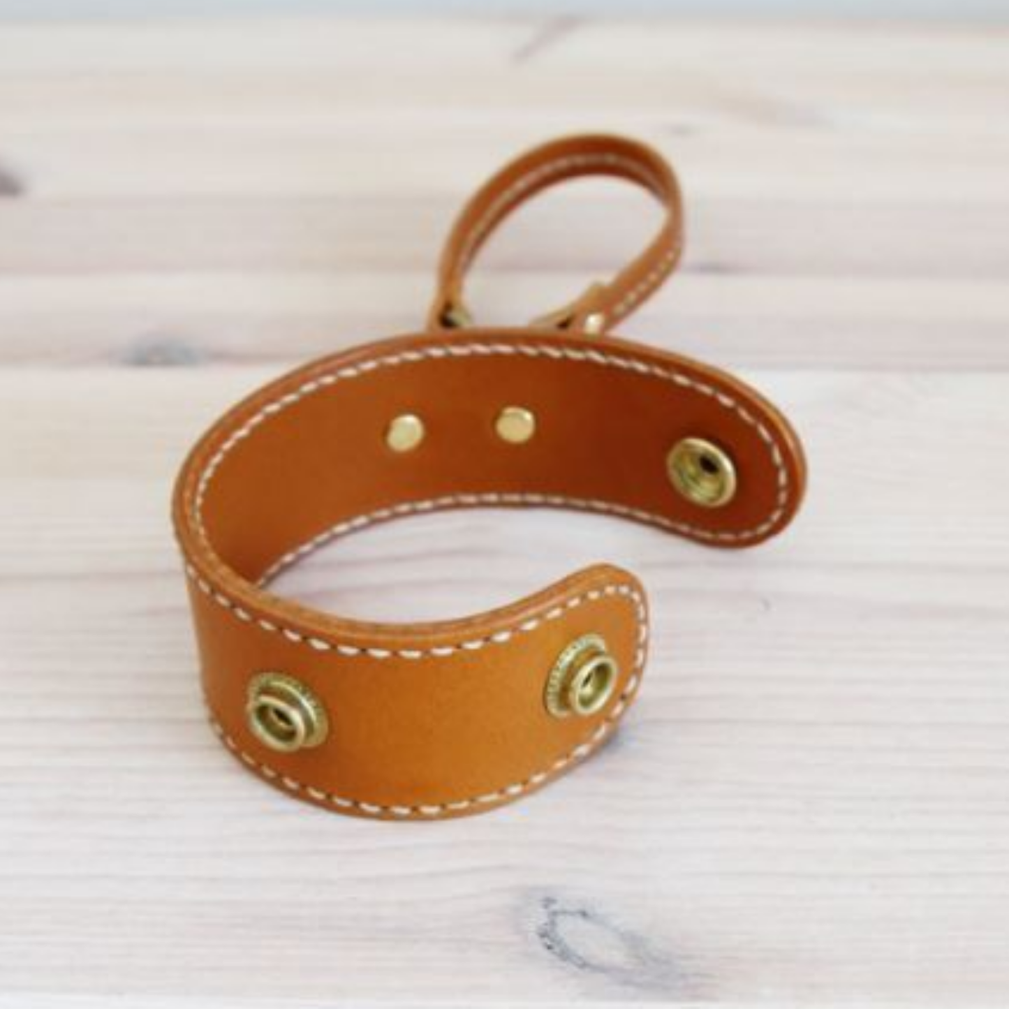 Leather Scarp Holder