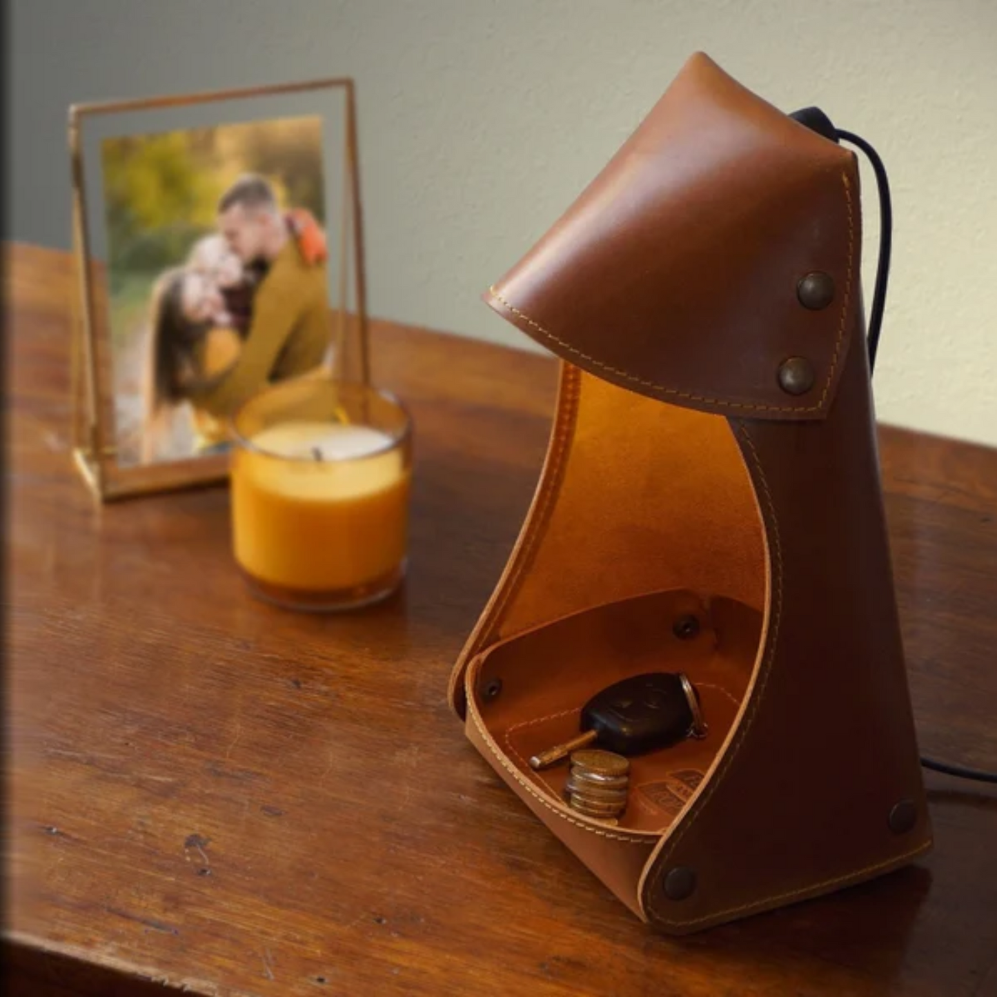 Table lamp  with valet tray